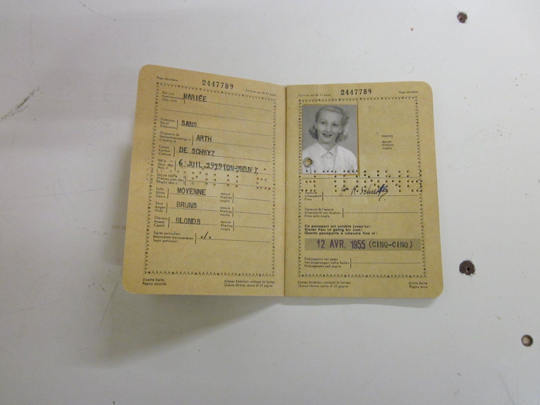 Documenti: Passeport Suisse Schweizer Pass 1954 – Usato da Grand-lancy venduto da  2