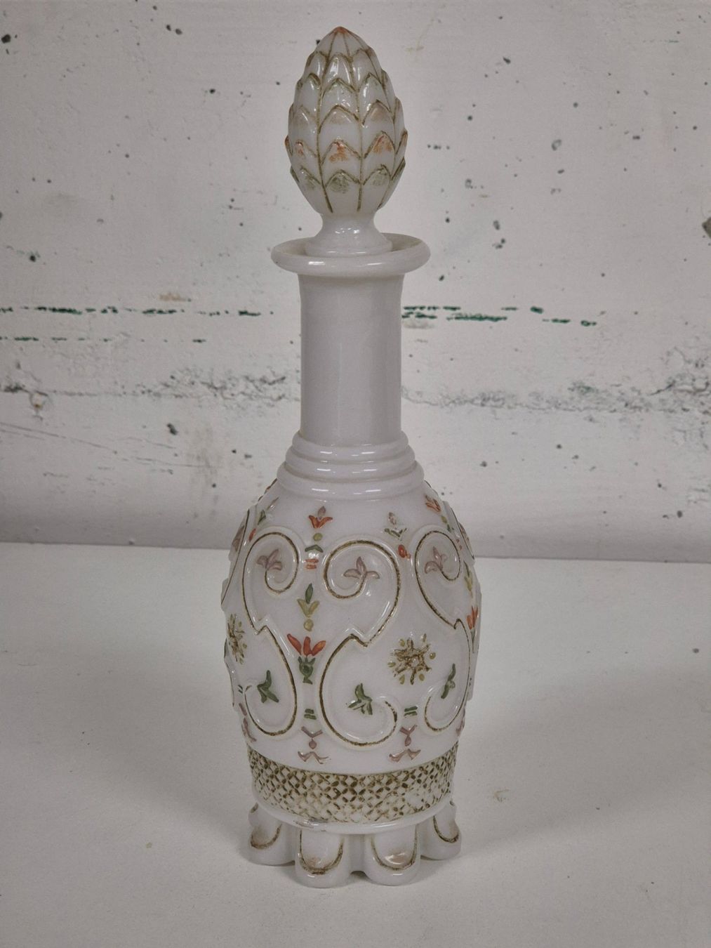 Flaconi: flacon en opaline blanche décor polychrome et doré - Napoléo – Usato da Bogis-Bossey venduto da VNT-GE.ch 1