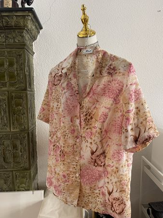 Vintage blouse with floral print