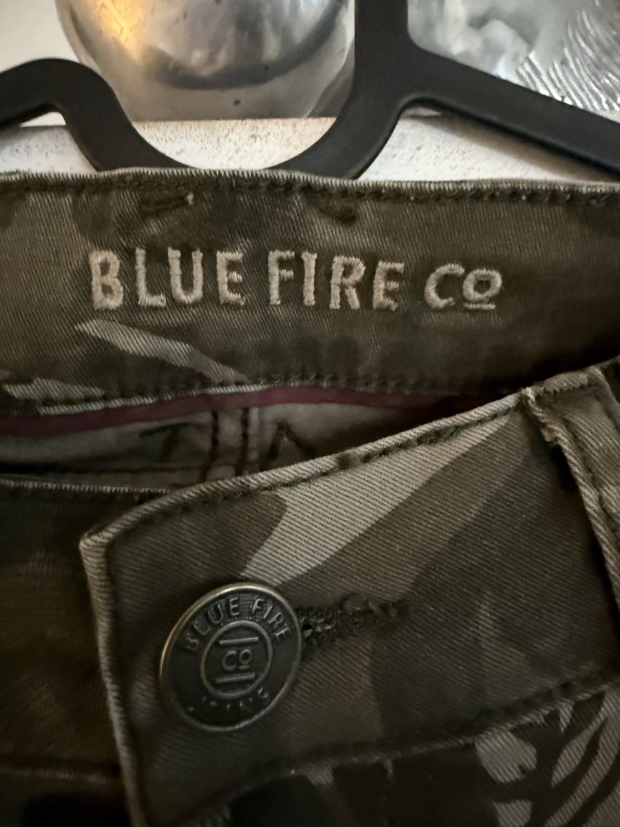 Hosen: Blue Fire Co. Hose, Armeemuster mit Blumen, Gr. 27 – Gebraucht aus Rorbas von sei_9qyv 2
