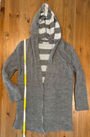 Warme Strickjacke mit Kapuze - Grau / Weiss - Grösse S / M