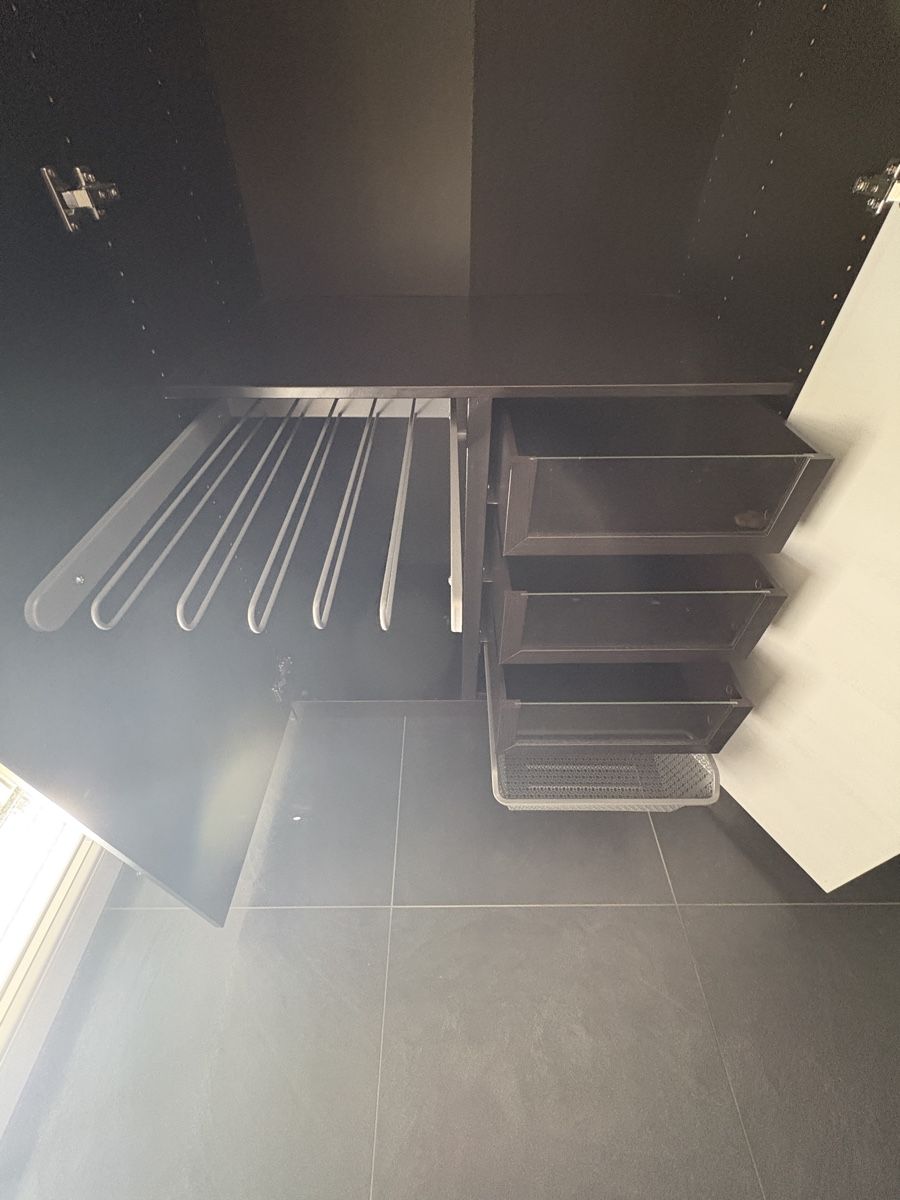 Armoires: Kleiderschrank – D'occasion à Aesch BL par ang_6x29 2