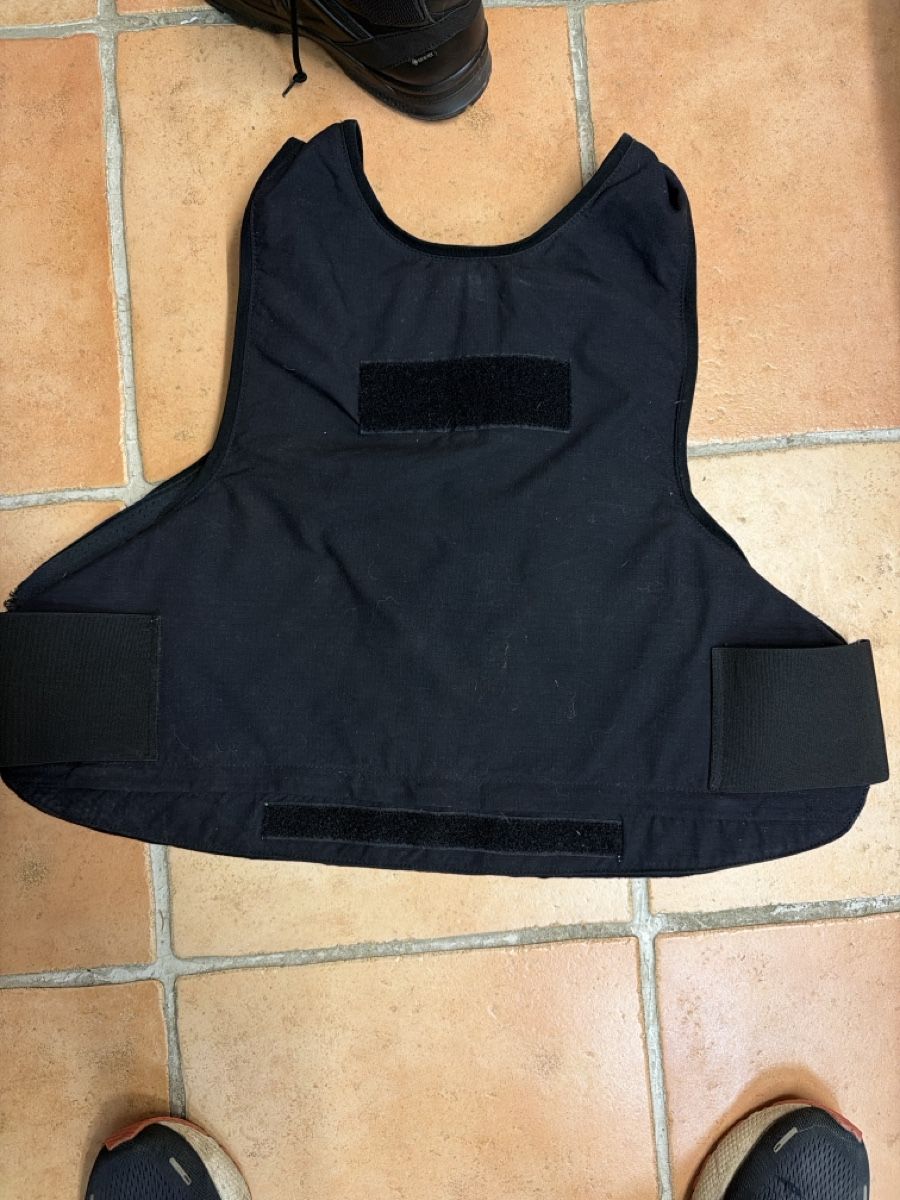 Uniformes: Schutzweste – D'occasion à Studen BE par FLURIBOY1