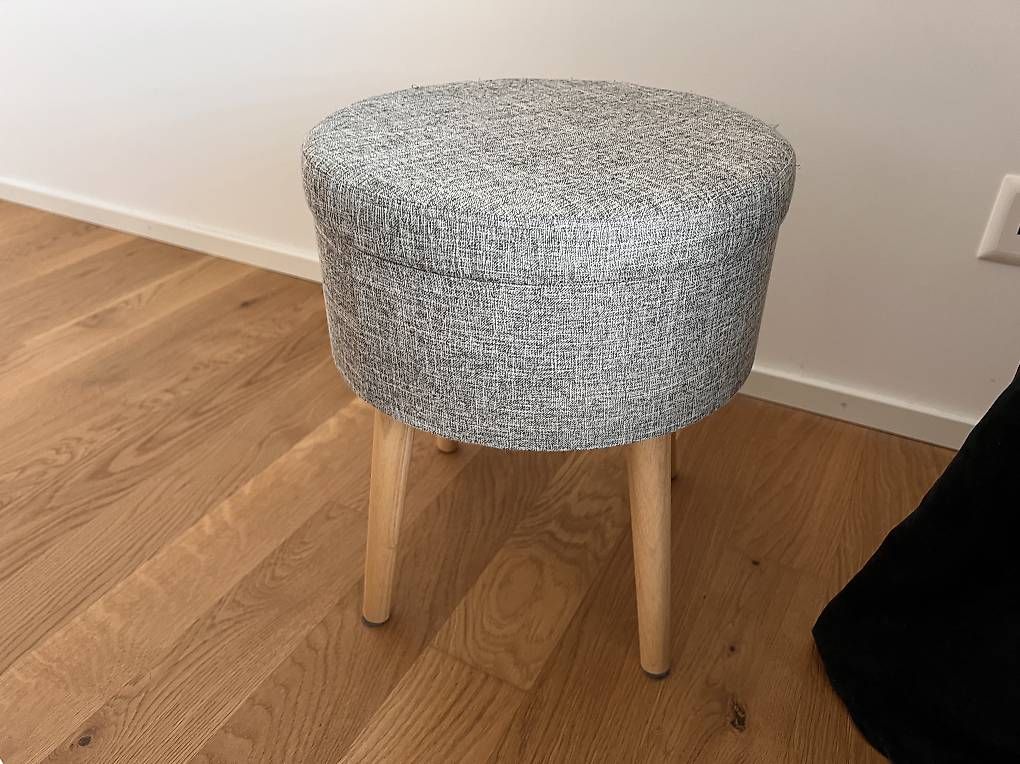 Sgabelli: Sitzhocker / Hocker in gutem Zustand – Usato da Gerlafingen venduto da sel_dp6y