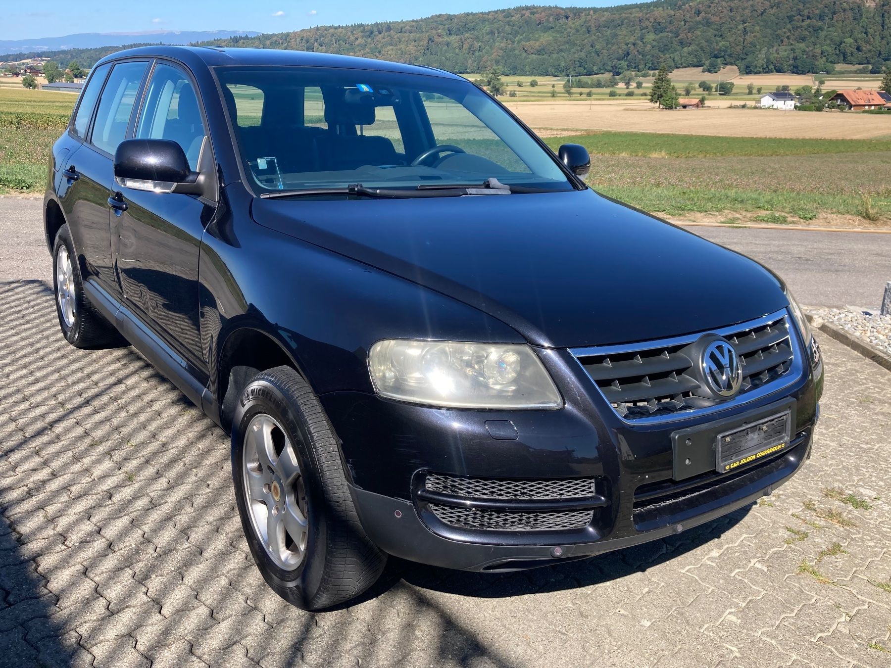 VW Autos: VW Touareg 3.0 TDI – Gebraucht aus Messen von Auktion-85
