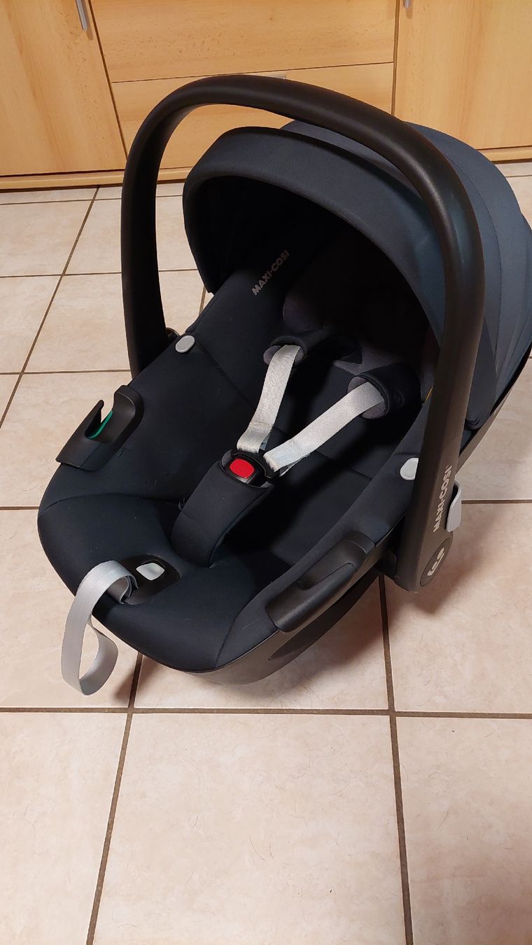 Maxi-Cosi Bauch- & Rückentragen: Maxi-Cosi Babyschale – Gebraucht aus Liebistorf von Ragusamirusa 1