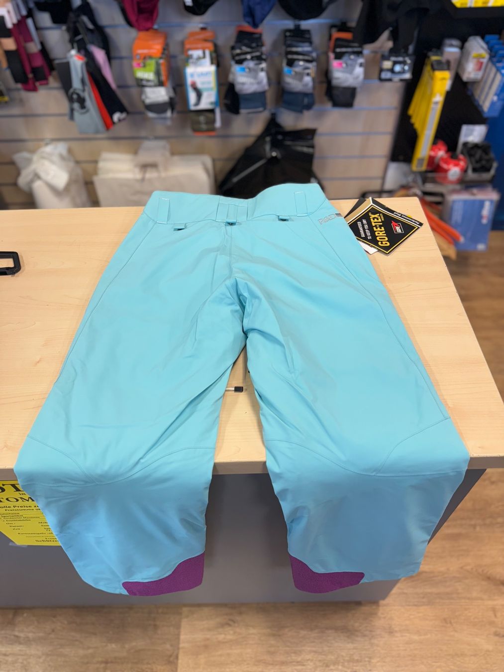 Peak Performance Hosen: Peak Performance Skihose GORE-Tex Damen Gr. S, NEU – Neu und originalverpackt aus Thusis von Strimer0 2