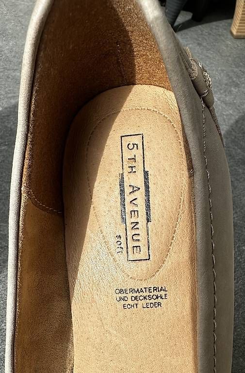 Scarpe da donna: Echtleder Pumps, Gr. 40 – Usato da Thalwil venduto da and_fdf5 1