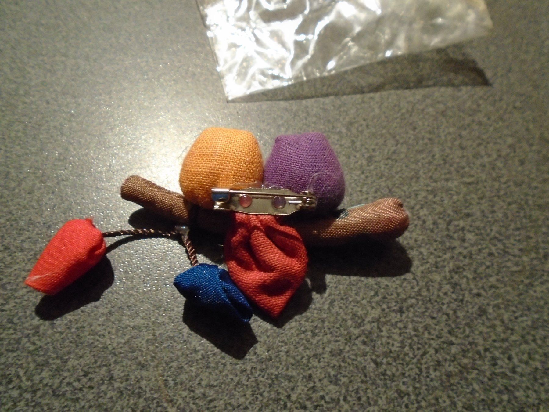 Broschen & Nadeln: Brosche 2 Eulen, violett, grün/orange , blau – Neu und originalverpackt aus Zürich von abraxas1291 1