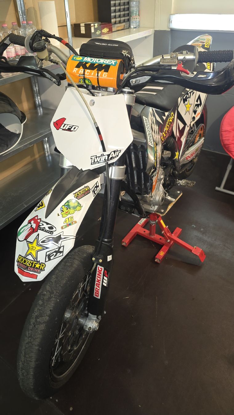 KTM Strada: KTM Smr supermotard 450 / 2009  – Usato da Lausen venduto da FUNNYGAMES 1