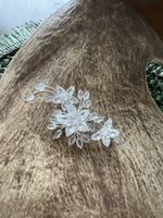 Funkelnde Blumenbrosche