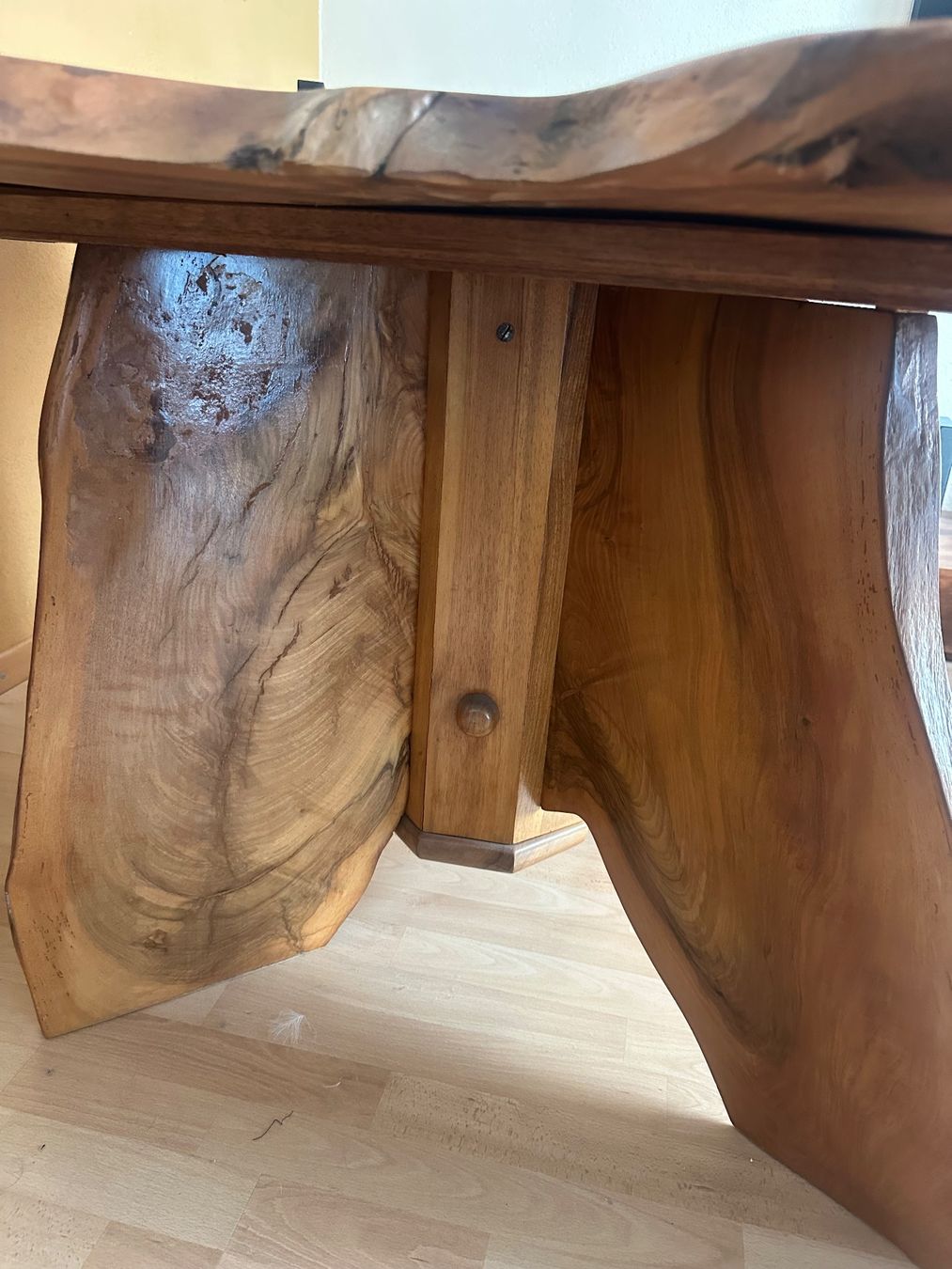 Tische: Holz Tisch – Gebraucht aus Riedern von Canimen 1
