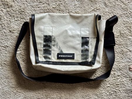 Sac Freitag noir/blanc taille moyenne