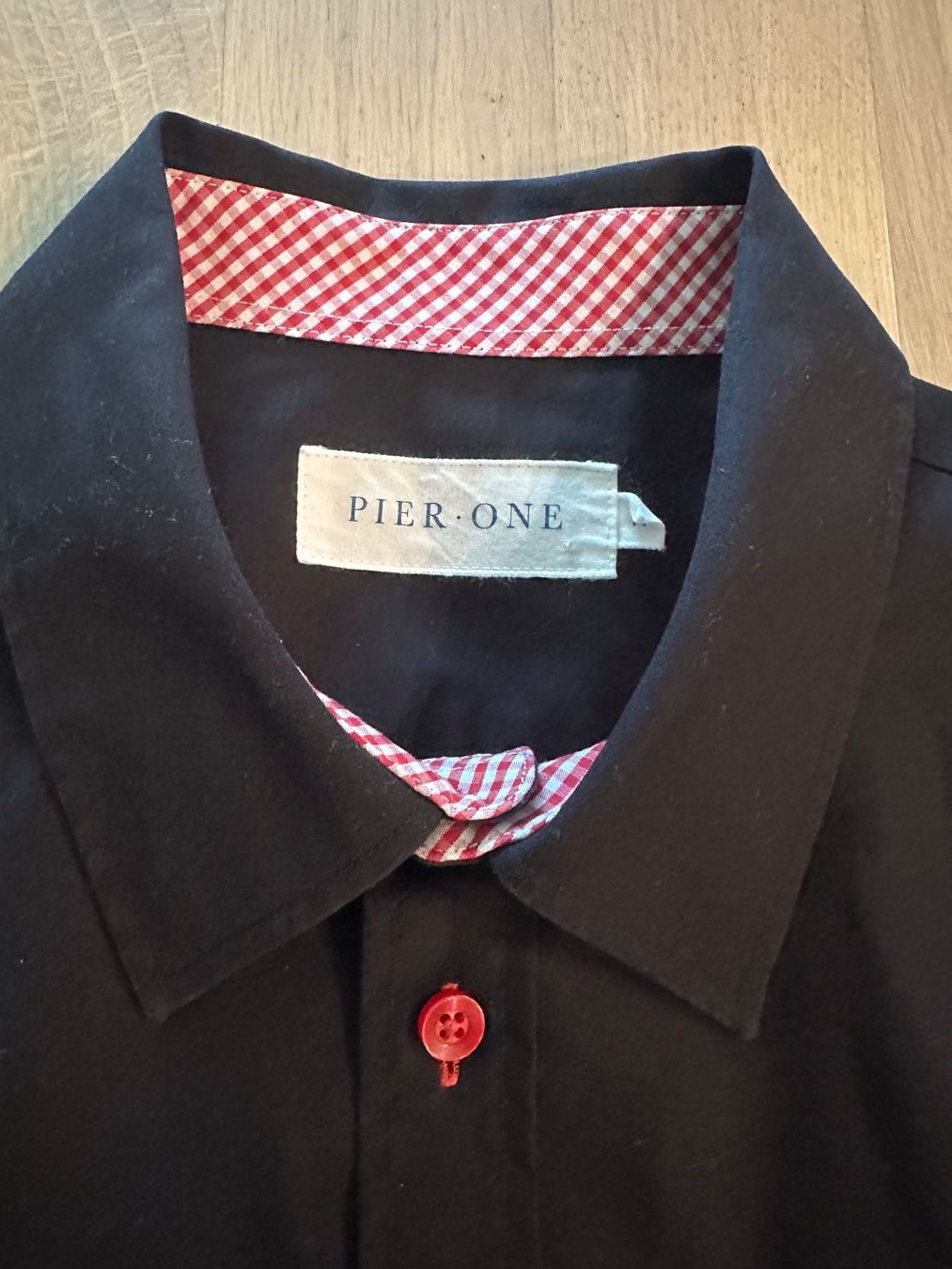 Camicie: Hemd - PIER ONE, M, blau, rote Knöpfe - TOP – Nuovo (secondo la descrizione) da Dübendorf venduto da san_tt6m 1