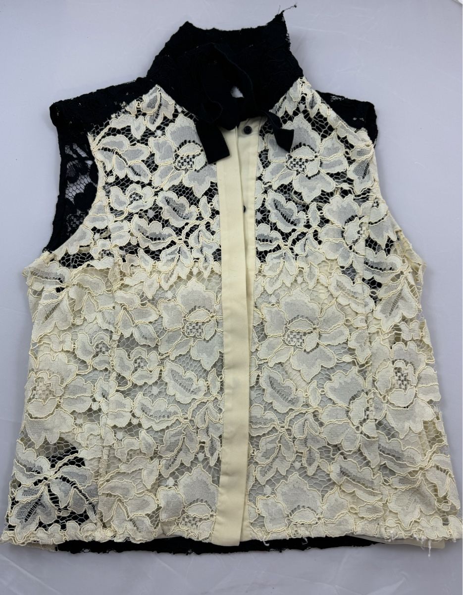 Sandro Tops: Sandro Paris Lace Top, Size 36 Black/Cream – Gebraucht aus Hurden von rac_wyf8 2