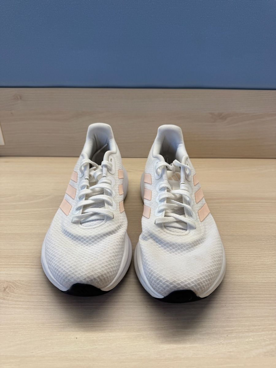 Adidas Chaussures femmes: Adidas Running Shoes Cloudfoam White – D'occasion à Clarens par Ian_calvin 1