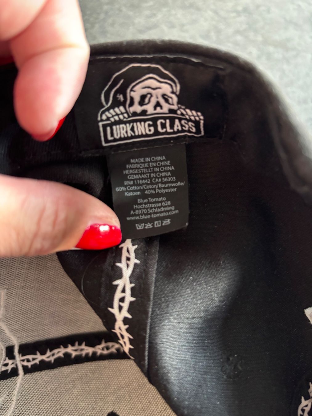 Altro in  Abbigliamento & Accessori: Kappe Cape LURKING CLASS schwarz – Nuovo (secondo la descrizione) da Weissbad venduto da Studently 1