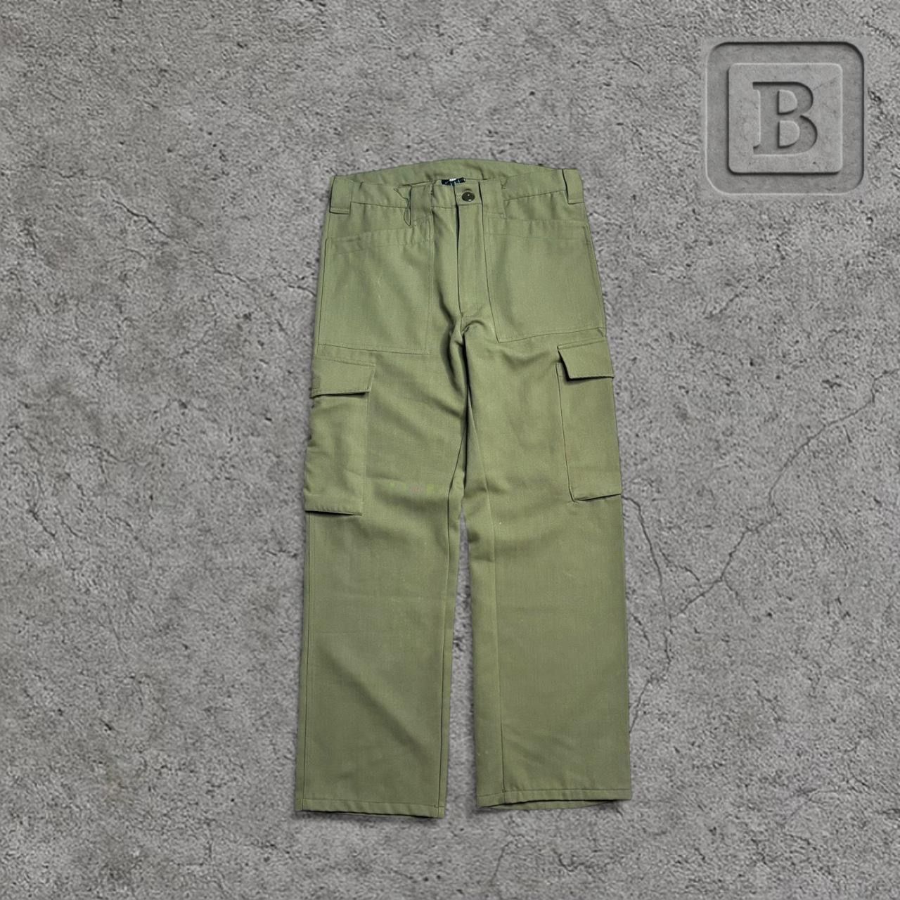 Pantaloni: Militär Höse Grün – Usato da Capolago venduto da LA.BOTTEGA