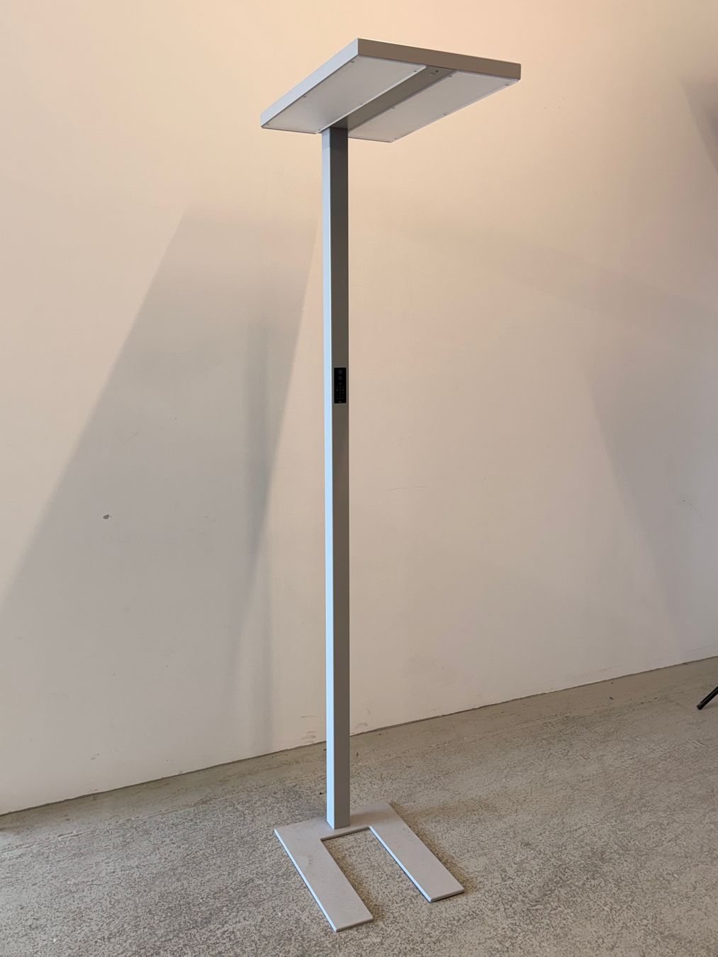 Lampade: JSL Classic U LED Stehleuchte – Usato da Affoltern am Albis venduto da Zapro 5
