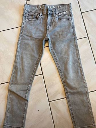 Vend lot pantalons 134 enfant