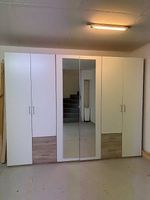 Grosser Kleiderschrank
