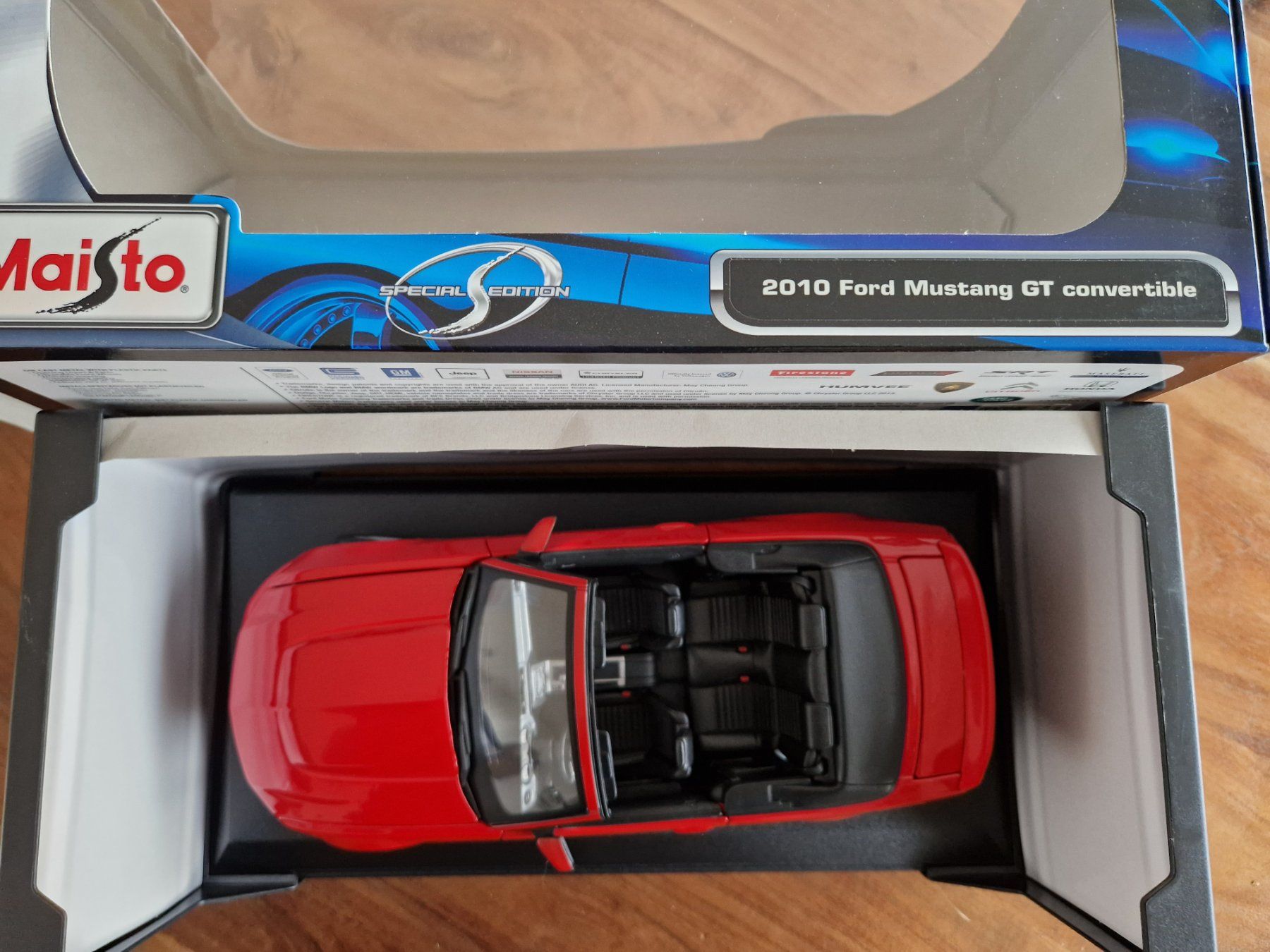 Maisto Modellini d'auto: Ford Mustang 2010  -  Modell 1:18 – Usato da Zwillikon venduto da Reweto 6