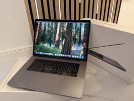 MacBook Pro (15“, 2018)Extrem leistungsstark mit 32 GB RAM!