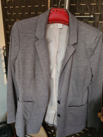 neuwertiger Blazer Gr. 42, hellgrau, passt bei Gr. 38/40