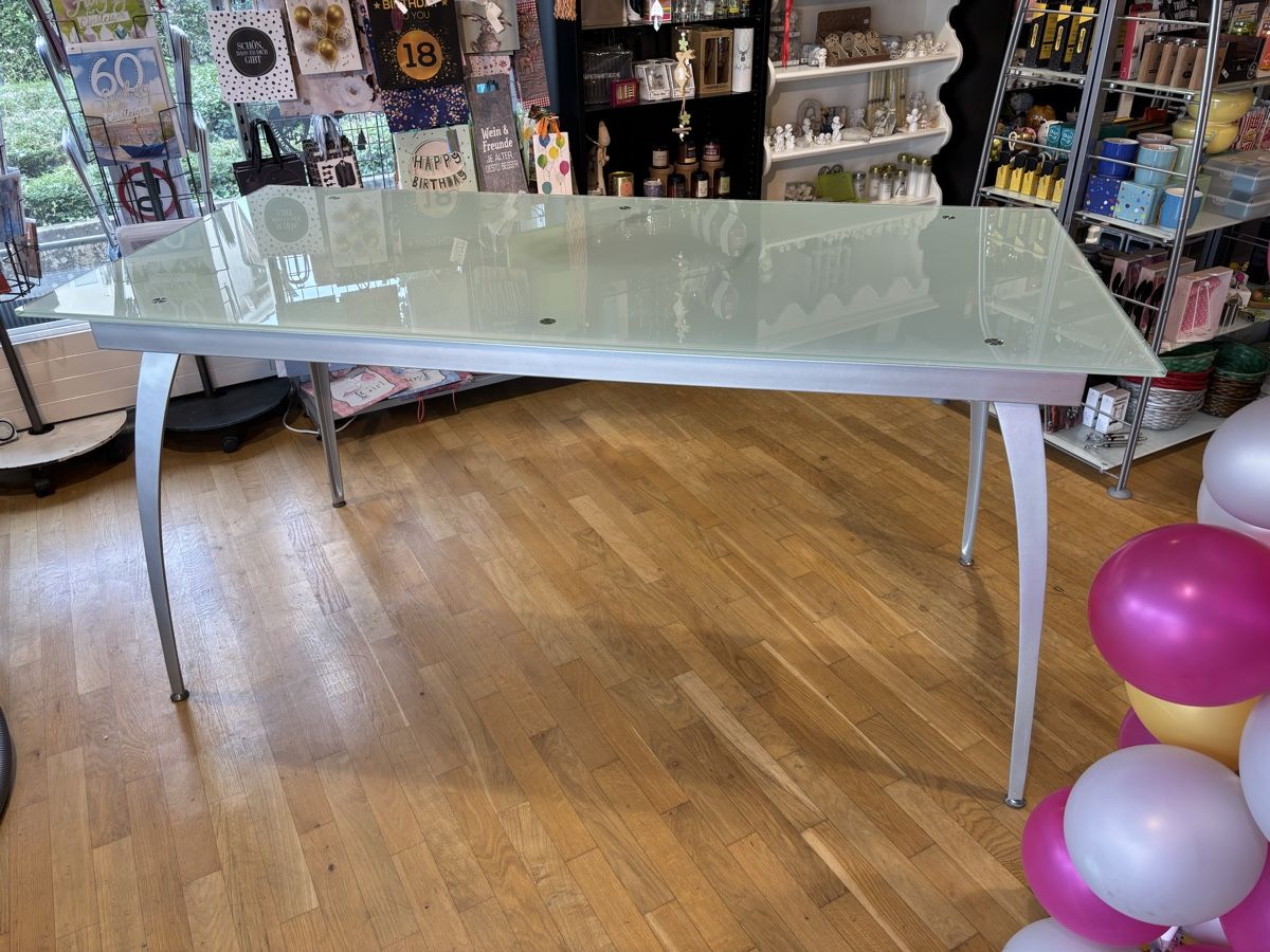 Tavoli: Verkaufs Tisch aus Glas  – Usato da Koppigen venduto da tama68 1