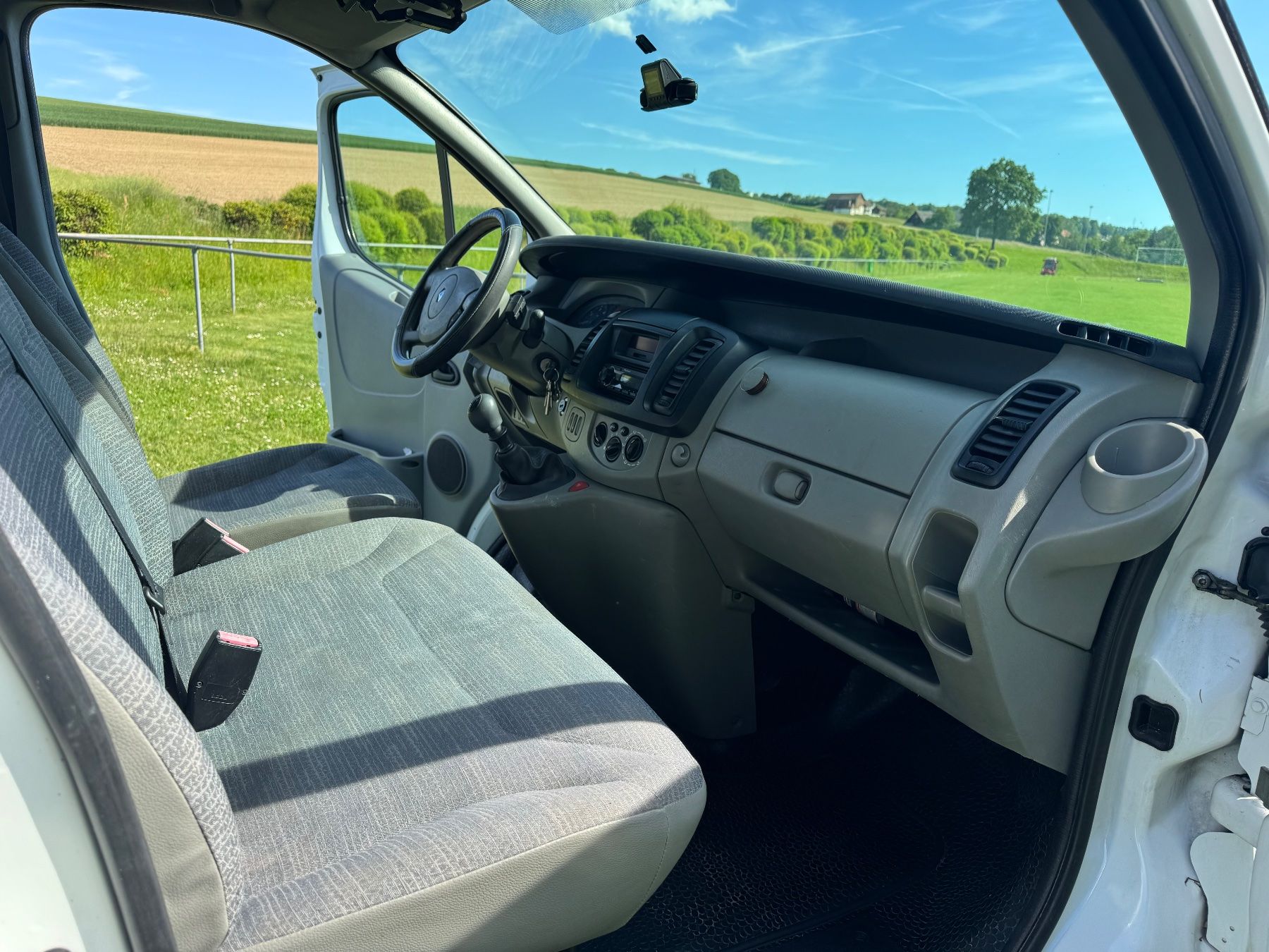 Renault Nutzfahrzeuge: RENAULT TRAFIC 2.5 DCI – Gebraucht aus Echallens von sar_w57v 7