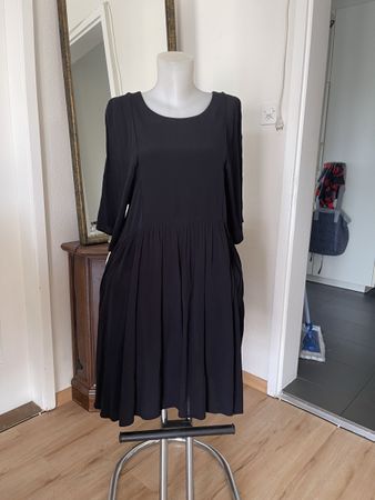 Jolie Robe noire ba&sh taille L / SVP lisez bien le texte
