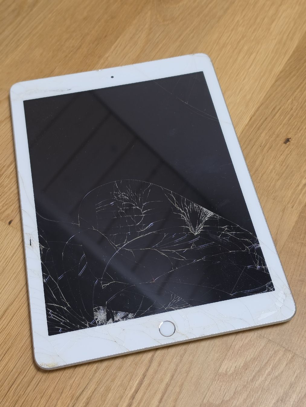 Apple Tablet PC: Apple iPad A1823 Defekt! – Difettoso da Dorf venduto da 2khtar