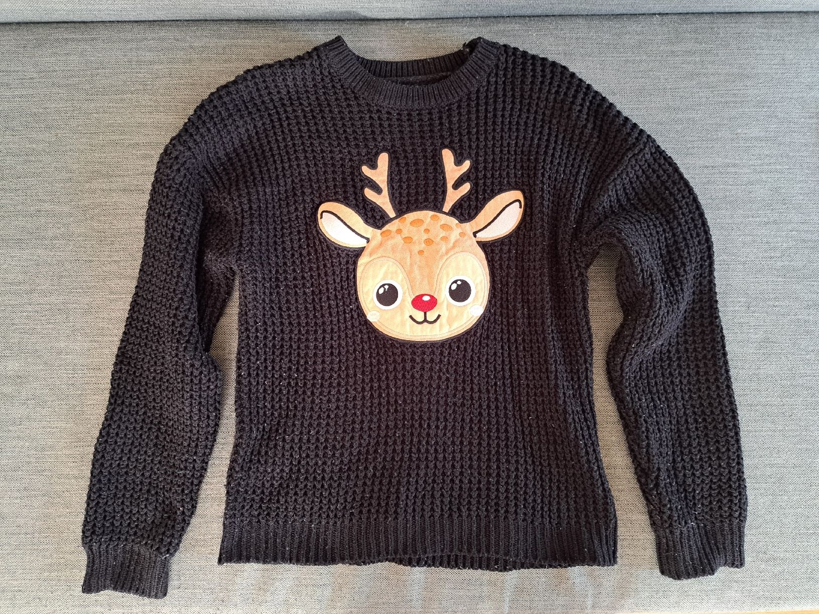 Pulls & Sweat-shirts: Pullover mit Rentier Motiv Grösse M  – D'occasion à Jona par cel_s8jx