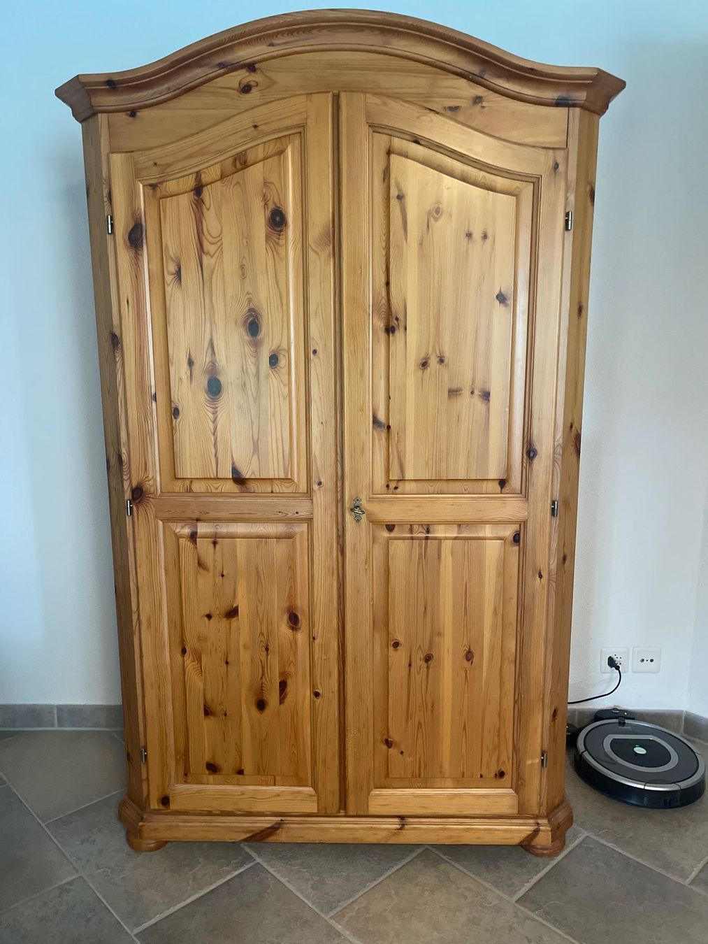 Armadi: Schrank Massivholz – Usato da Rafz venduto da cloudflight15