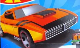 Hot Wheels 2024 A!!!   CUSTOM OTTO   >BRANDNEU<