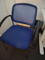 Blauer Bürostuhl sehr gut erhalten