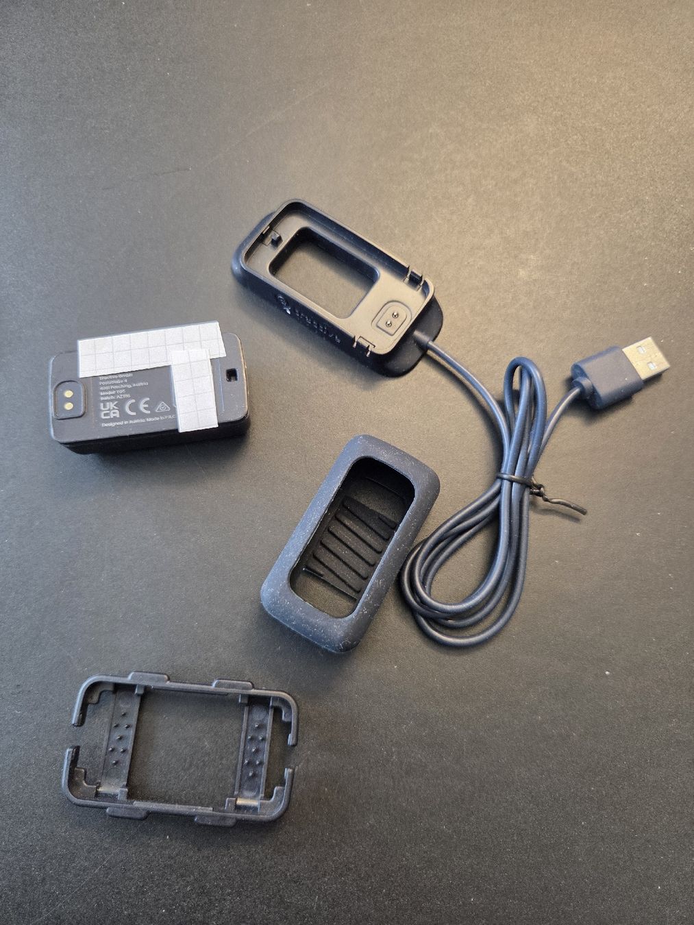 Fixations: Tractive Katzentracker Ladehalterung Kabel – D'occasion à Rheineck par pau_5pgn 1