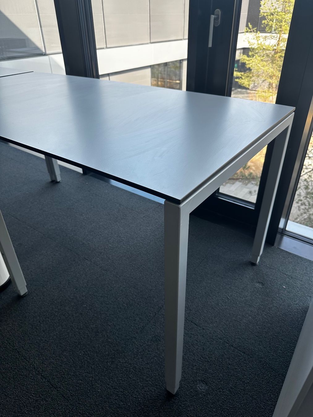 Lista Schreibtische: Lista Office Bürotisch – Gebraucht aus Zürich von Neroli.Group