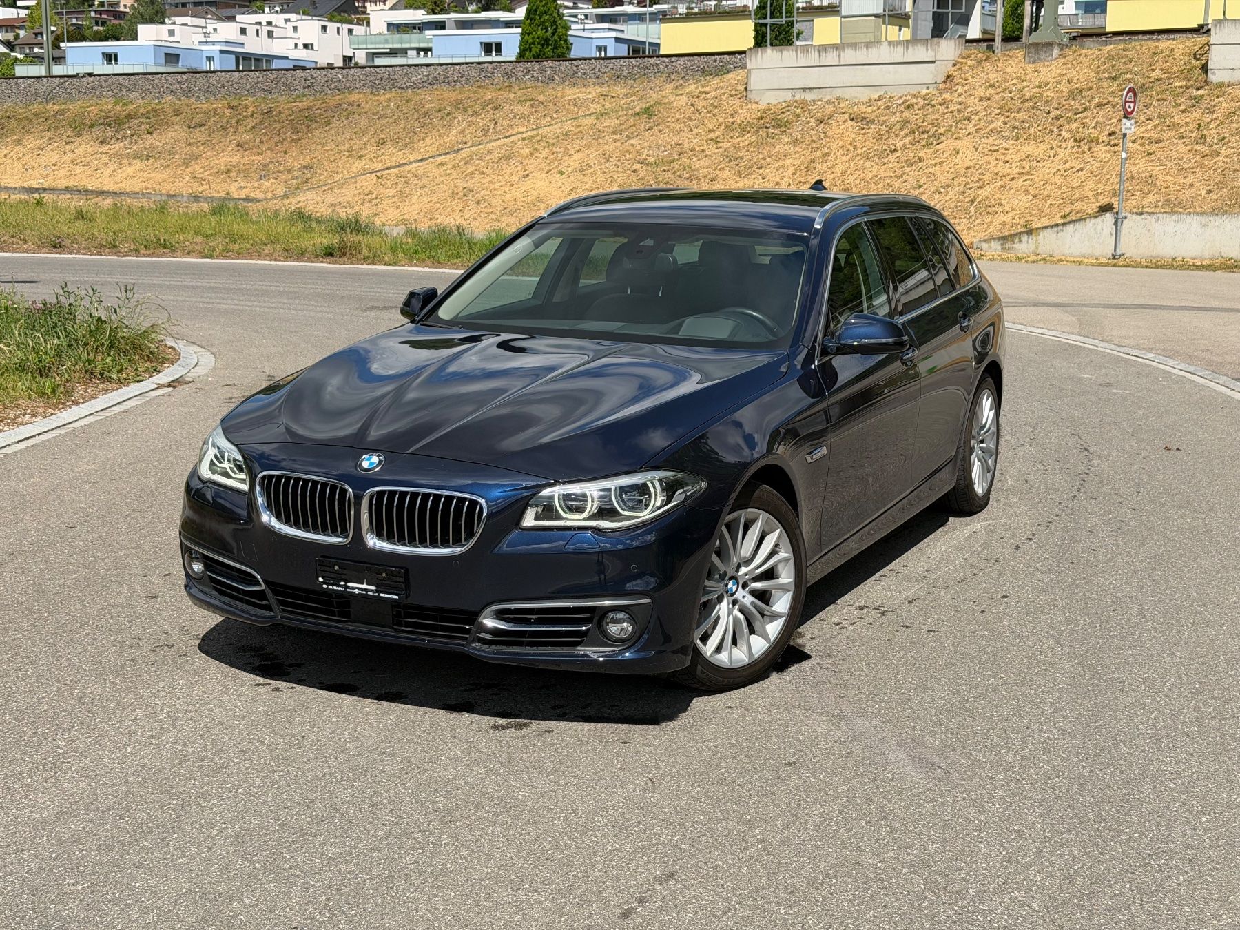 BMW Automobili: BMW 528i X Drive – Usato da Wil ZH venduto da Cyril-Las