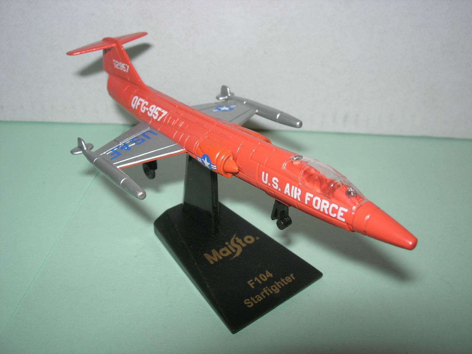 Maisto Kit di modellismo & Modellini statici: F104 Starfiger ° Maisto 1:87 – Nuovo e nell'imballaggio originale da Hornussen venduto da Amw 1