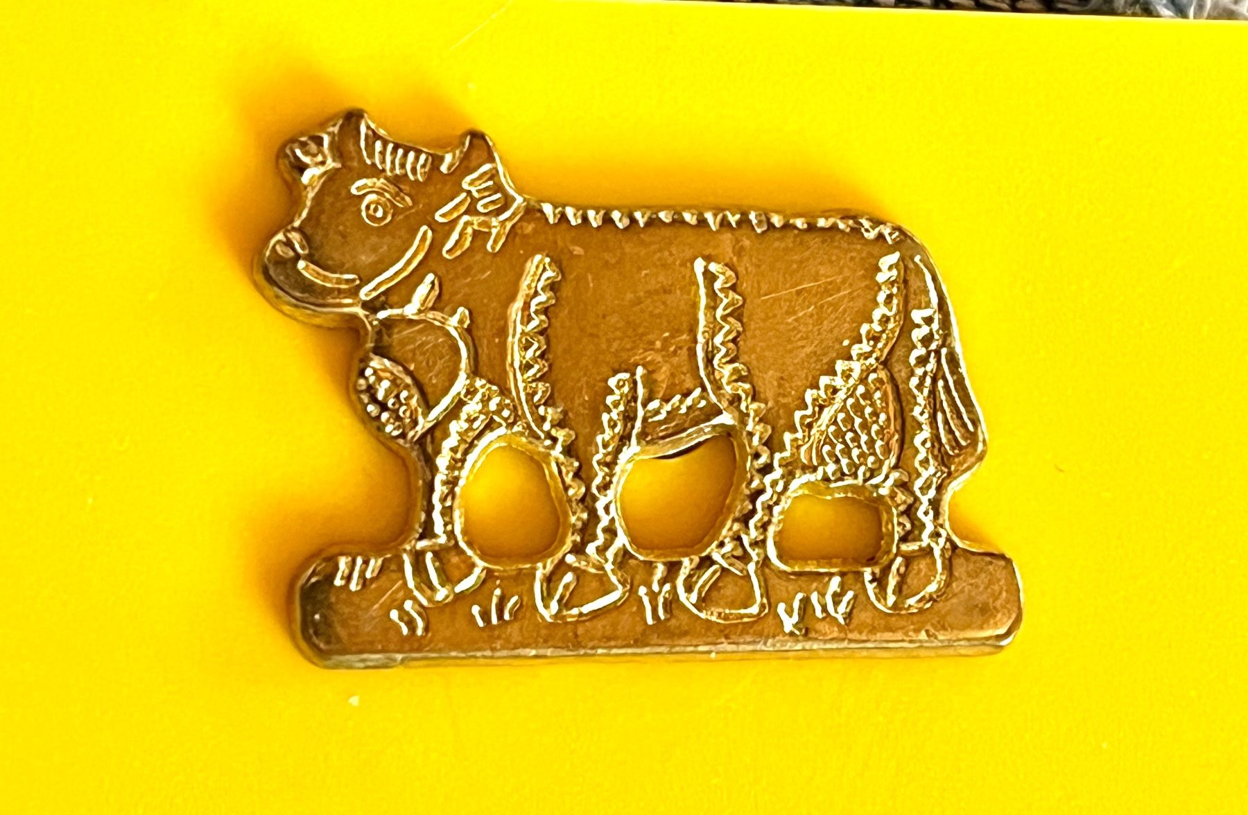 Placchette & Badge: Pin - vache – Usato da Renan BE venduto da johncactus