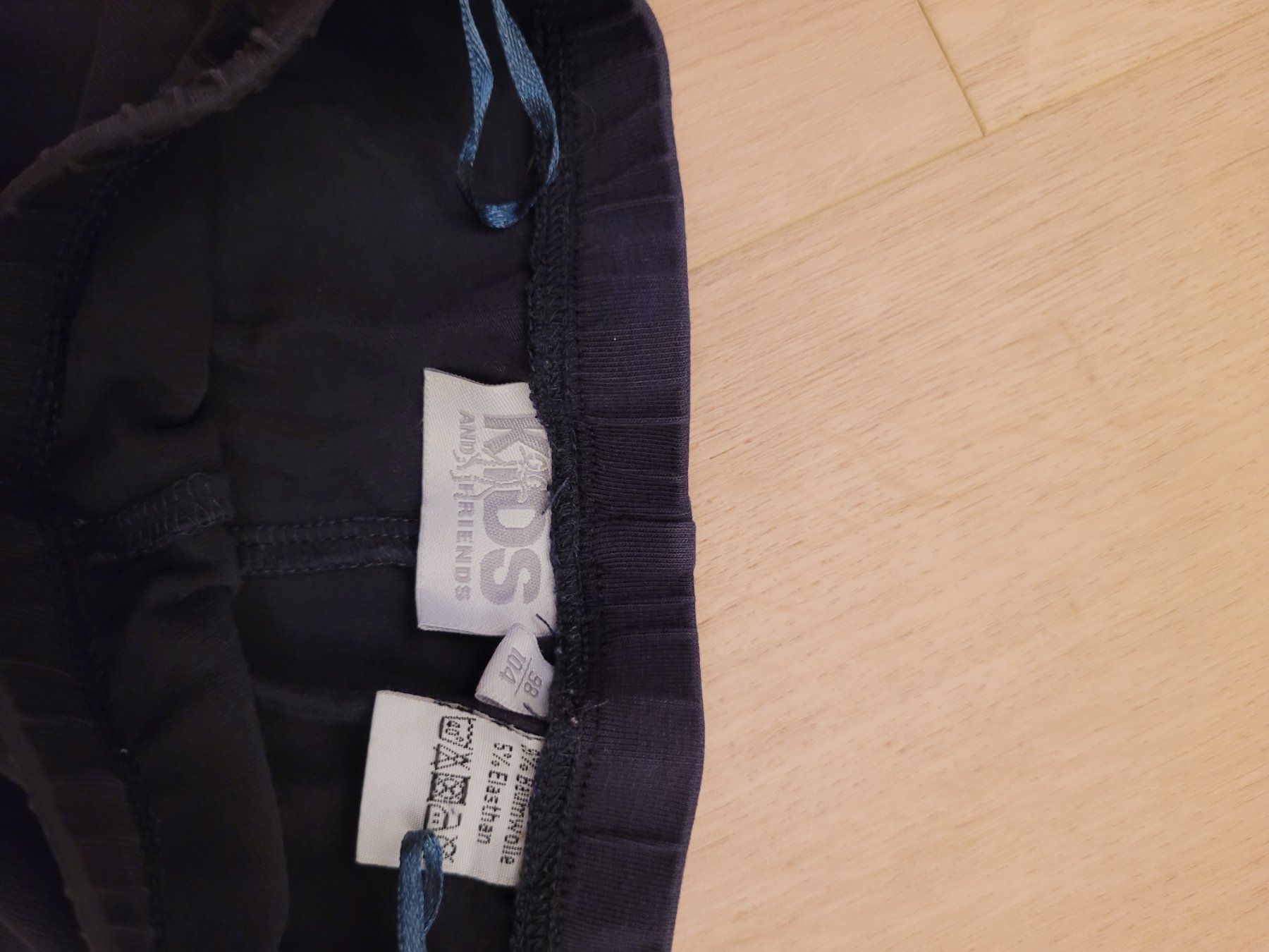 Pantalons: Hose Grösse 98/104 – D'occasion à Lupsingen par sta_wgg5 3
