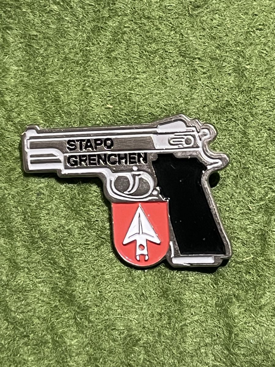 Plaquettes & Badges: Polizei Grenchen Pin – D'occasion à Itingen par Bebbi6569