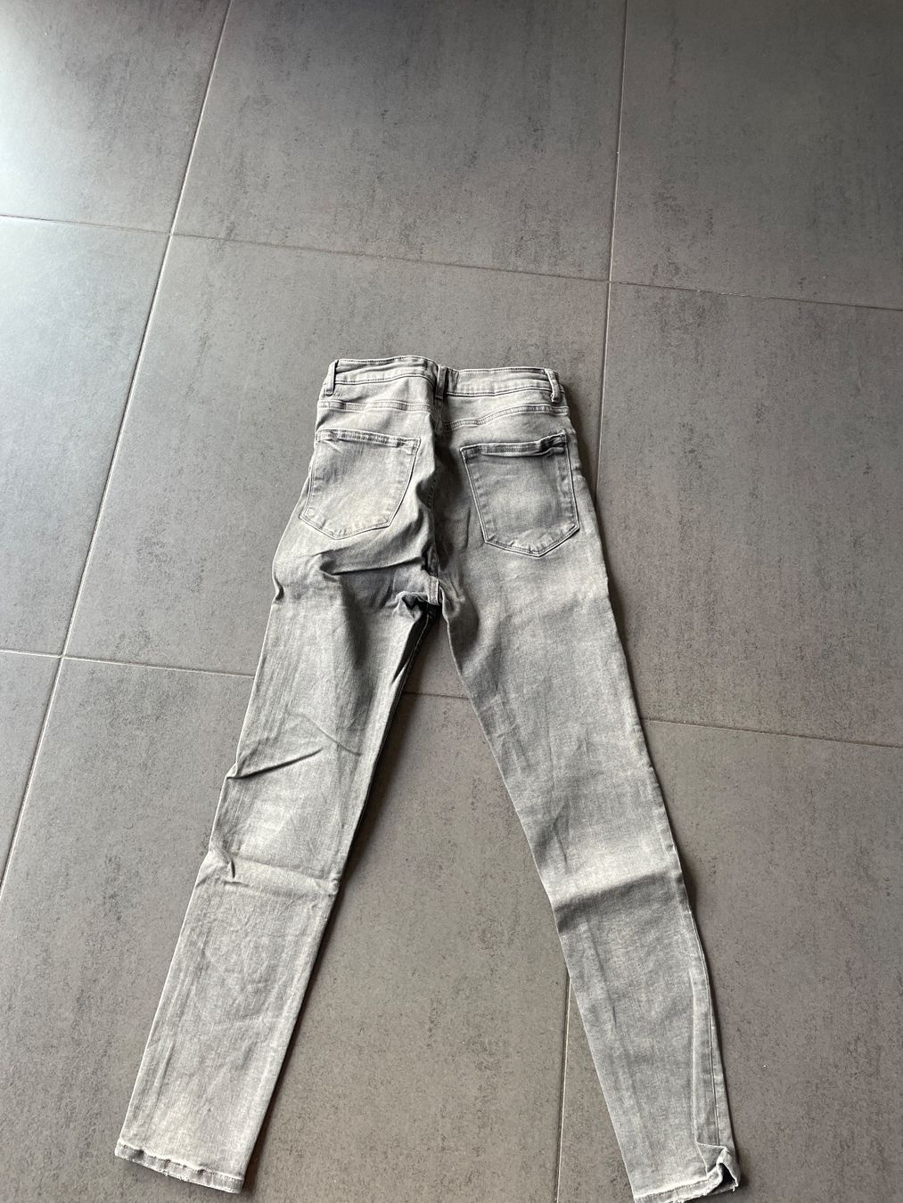 Zara Jeans: Jeans Zara gris délavé, taille 38 – Gebraucht aus Cressier NE von leiestla 3