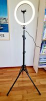 LED Ringleuchte mit Stativ für perfekte Fotos