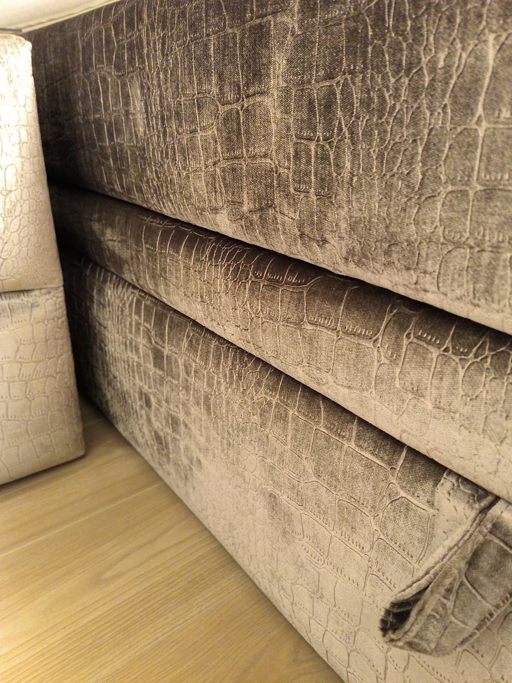 Riposa Letti: Luxus Boxspringbett 160x200 Samt mit Riposa Topper – Nuovo (secondo la descrizione) da Frümsen venduto da Swissline90 3