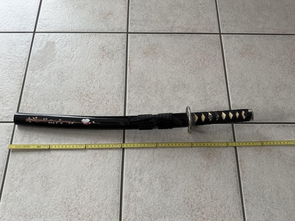 Samurai-Schwert Ständer Aus Kunstharz – Schwarzer Drachen-Design, Für Katana & Tanto Bis 55 Cm (Schwert Nicht Inklusive)