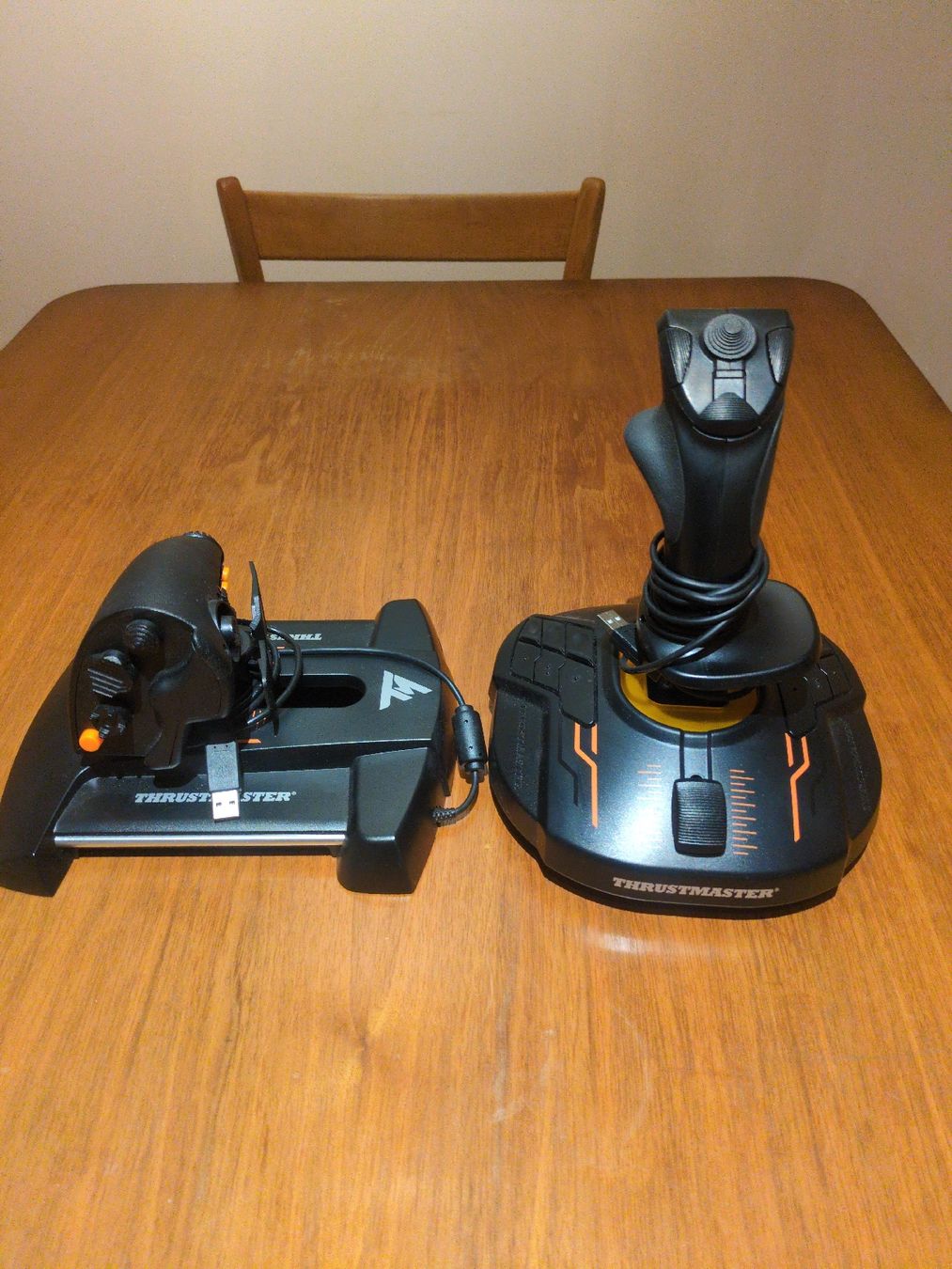 Thrustmaster Controller: Thrustmaster T-Flight Hotas Joystick  – Nuovo (secondo la descrizione) da Zumikon venduto da ste_mtc2