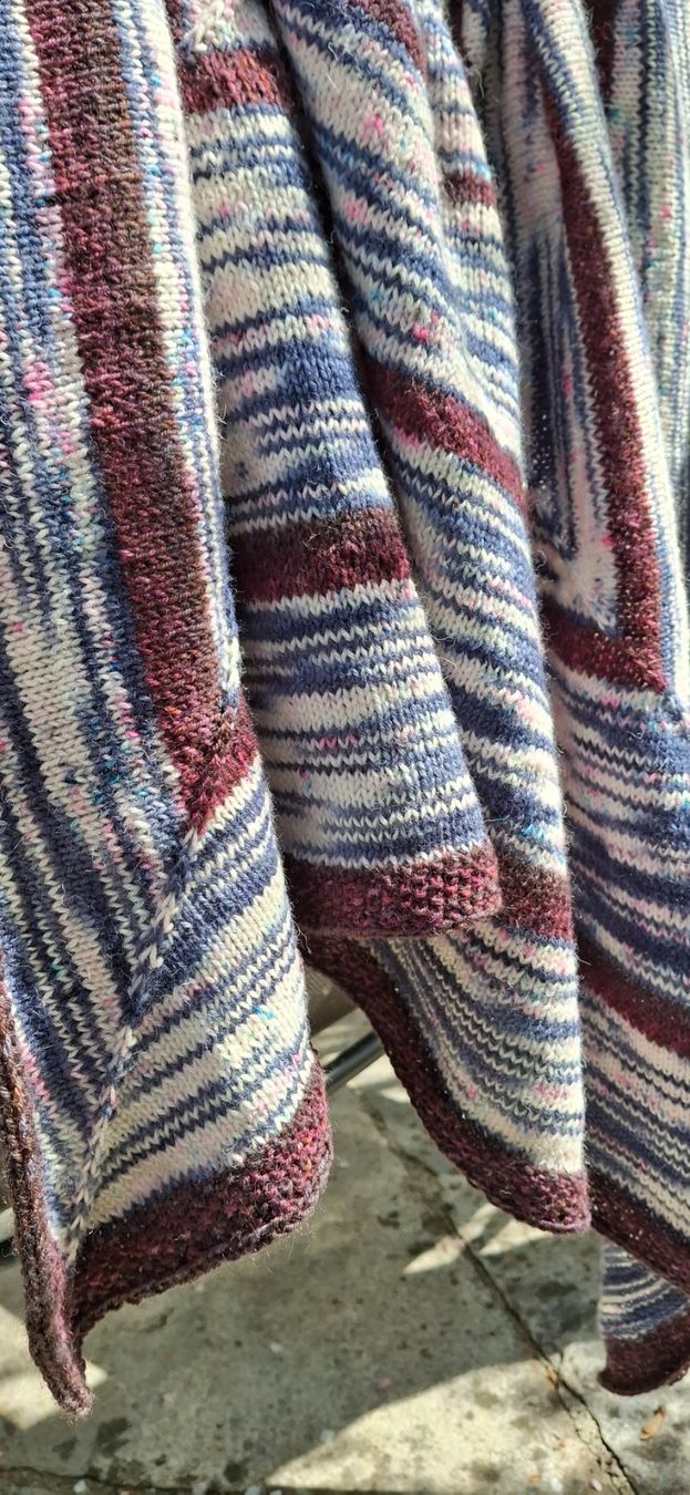 Foulards, Tücher & Schals: Schultertuch "Dramaqueen" oder Das perfekte Dreieck   NEU – Neu (gemäss Beschreibung) aus Langenthal von Handstrick 2