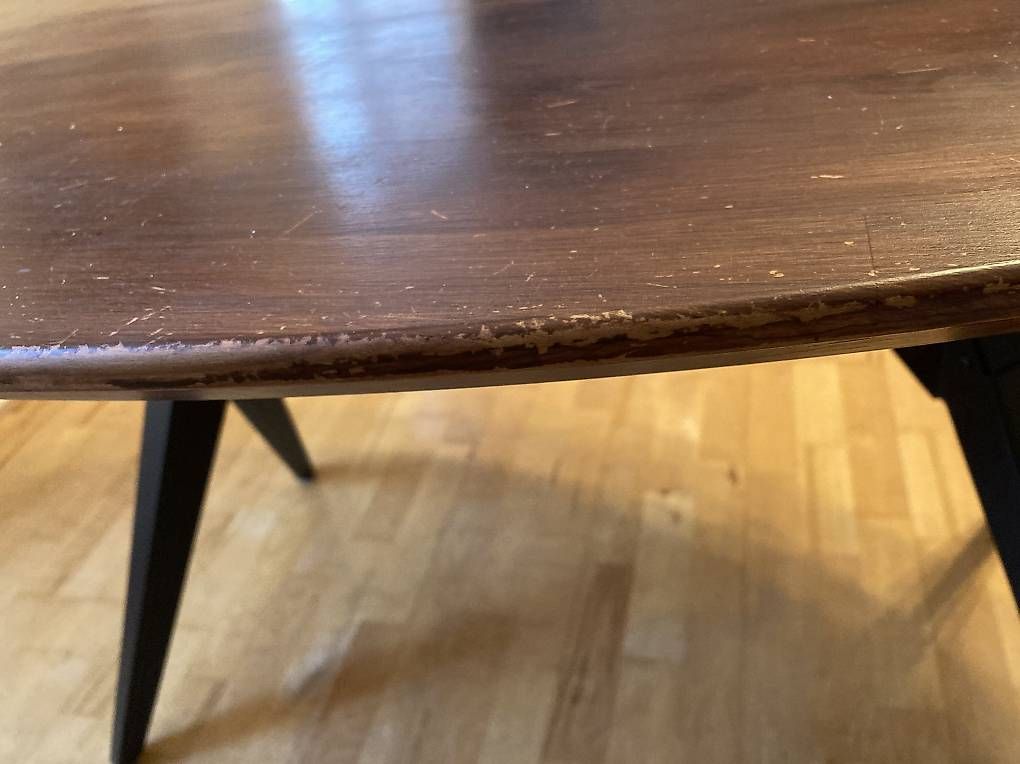 Tables: Ovaler Holztisch 145cm x 100cm – D'occasion à Pratteln par riq 1